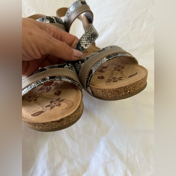 L’Artiste Leather Wedge Sandals Size 40 (US 9) | Comfort Gray Meera - Picture 3 of 9